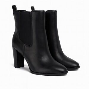 Elegant Black Ankle Boots